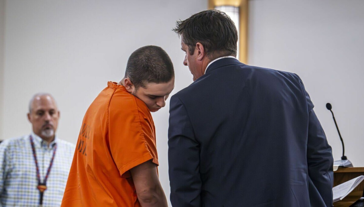 Shooter in 2025 UNM dorm killing takes plea deal