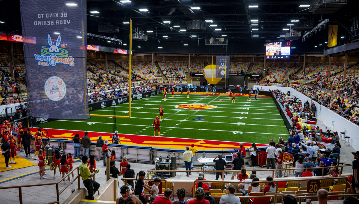 Chupacabras' head coach steps down after 1-10 start; former Lobo assistant named interim