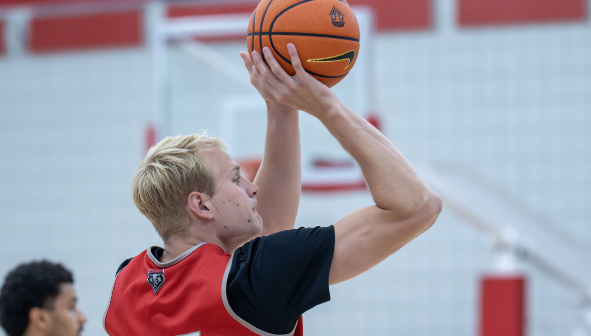 Lobos set exhibition showdown with Arizona State at the Pit
