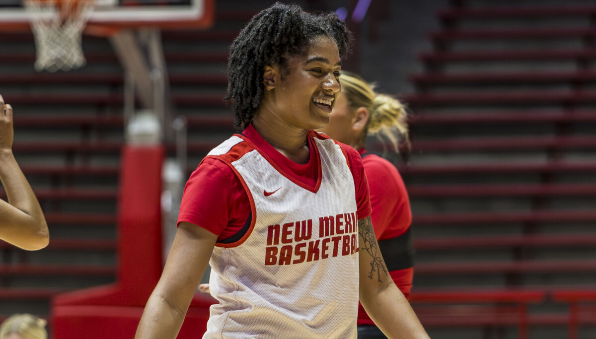 UNM women's hoops: new Lobos excite fans at Pit practice