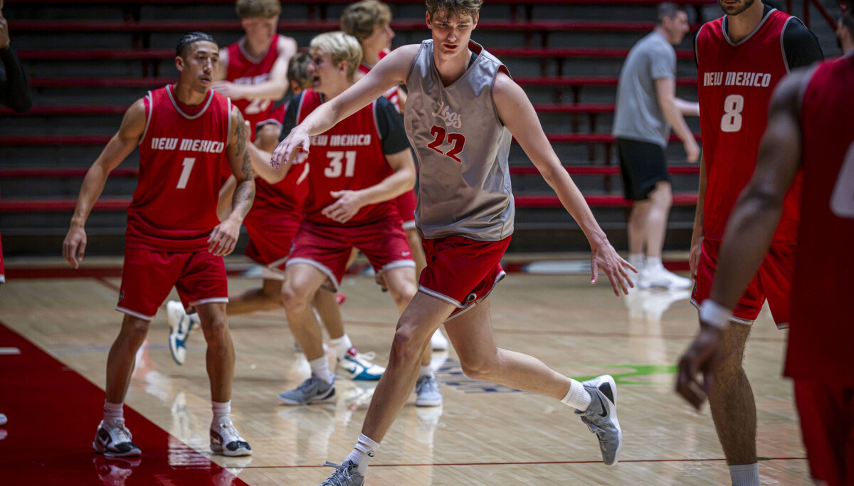 Lobos hoops add Mercer to 2026-27 schedule