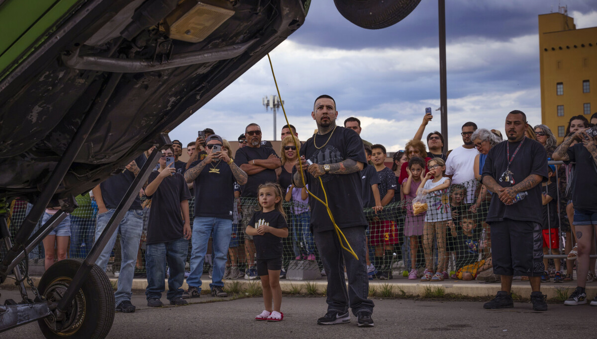 Photos: Lowrider Day De Española Hopping Contest